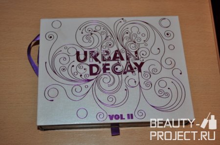 Urban Decay Book of Shadows Vol. II